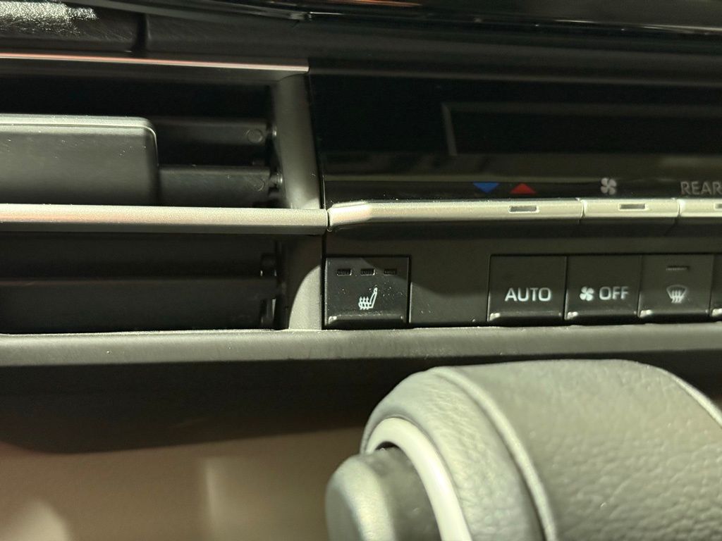 Thumbnail: 2022 Toyota Sienna - 31