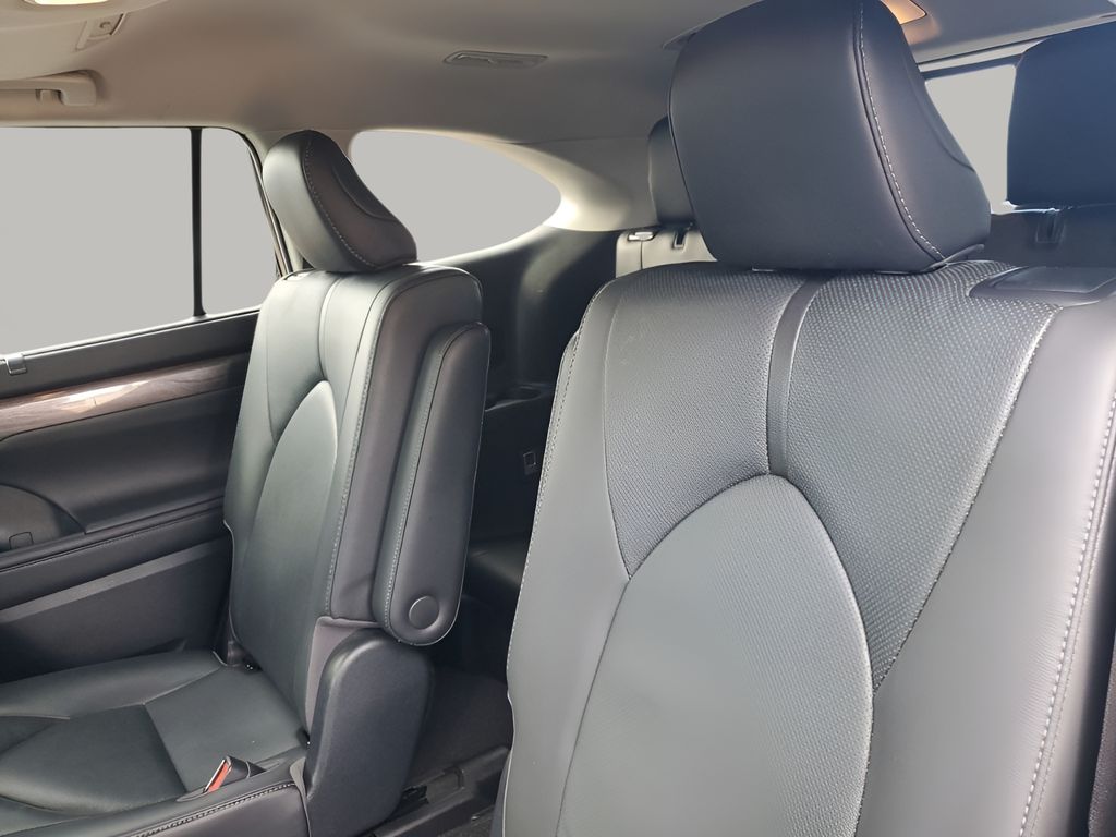 Used Car 2020 Toyota Highlander Hybrid  Limited For Sale Under $25,000 In Austin, Texas