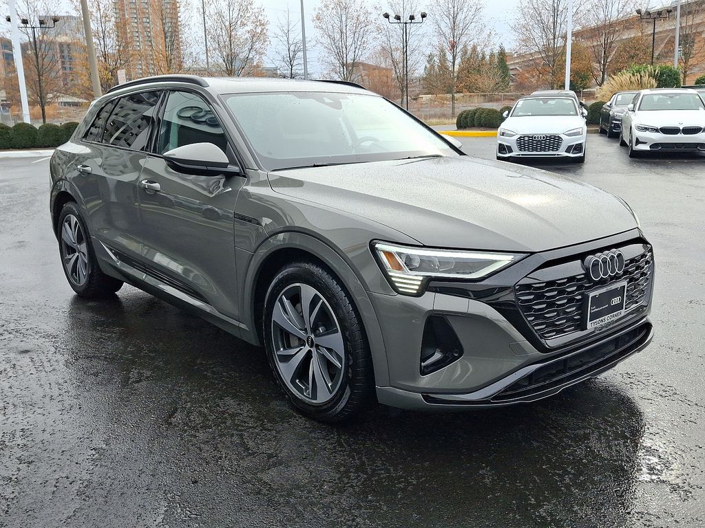 2024 Audi Q8 e-tron Premium 3