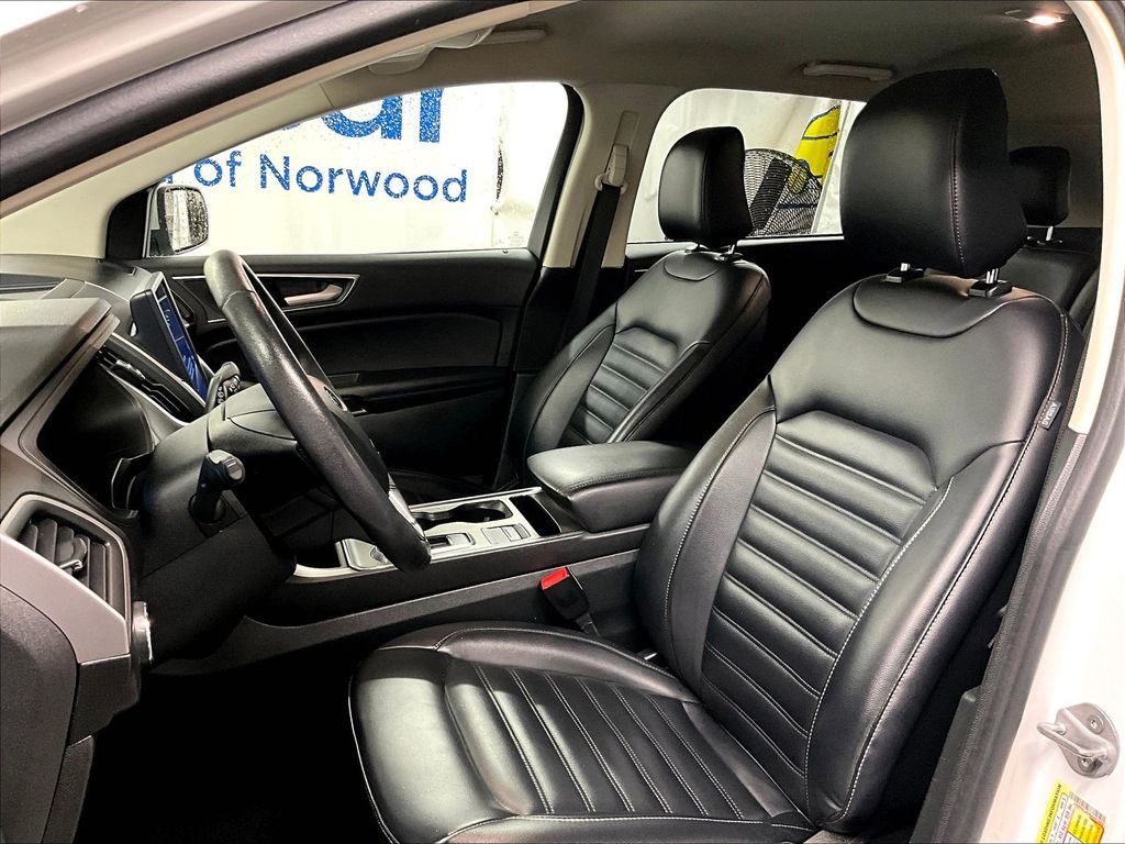 2022 Ford Edge — photo 10