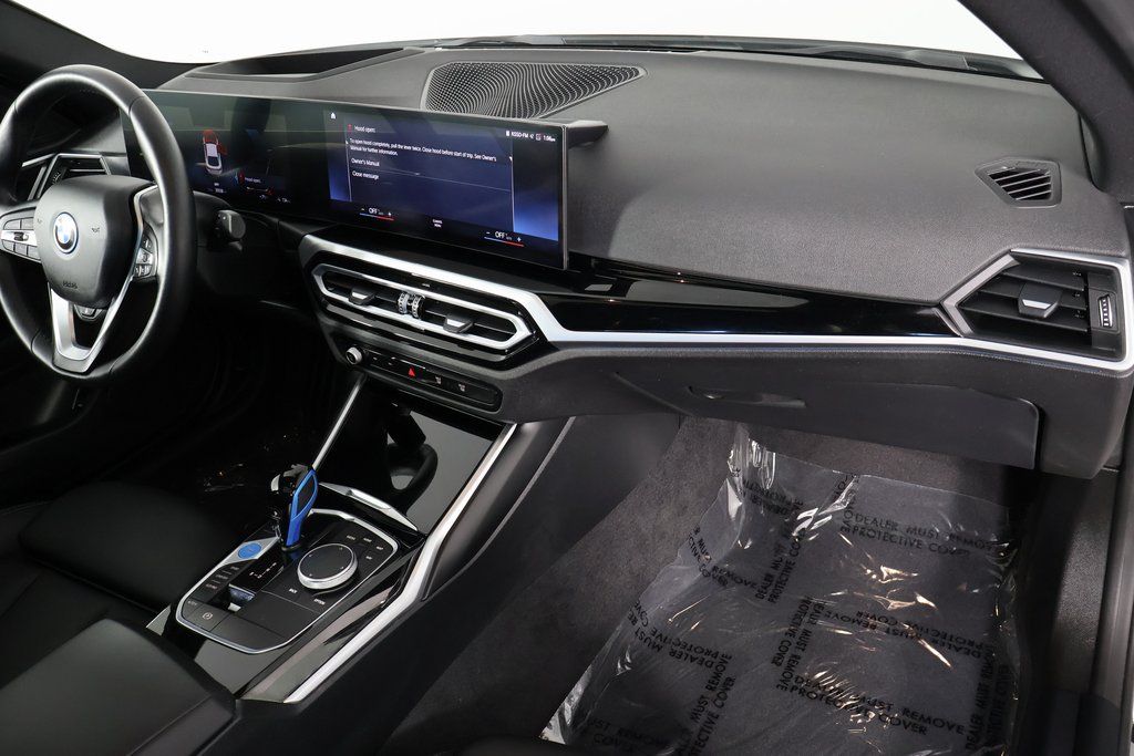 Thumbnail: 2023 BMW i4 - 9
