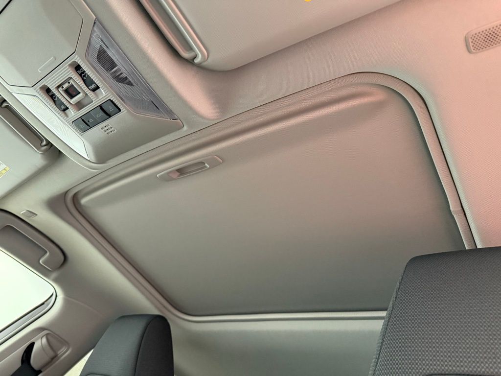 Thumbnail: 2025 Toyota RAV4 - 19