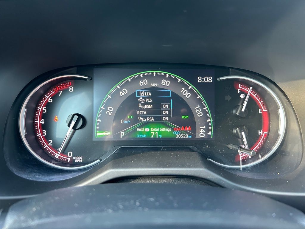 2023 Toyota RAV4 XLE 23