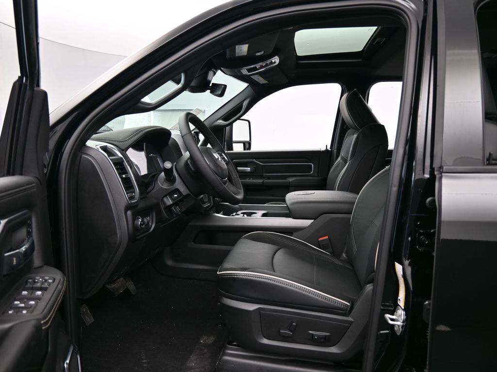 New 2026 Diamond Black Crystal Pearlcoat Ram Laramie image 12