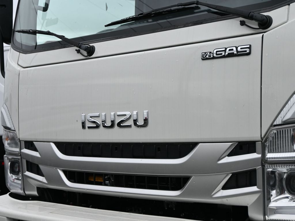 2025 Isuzu NPR HD 