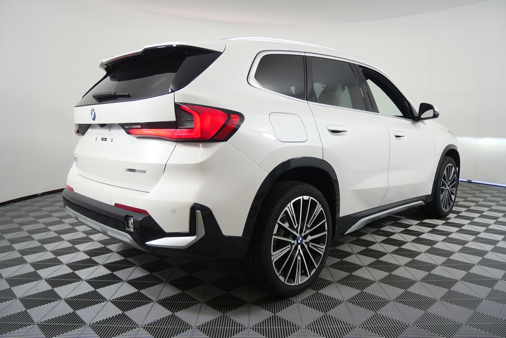 Thumbnail: 2025 BMW X1 - 3