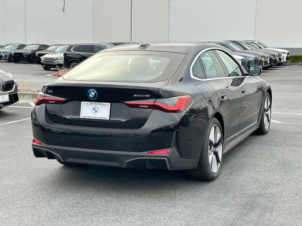 Thumbnail: 2025 BMW i4 - 5