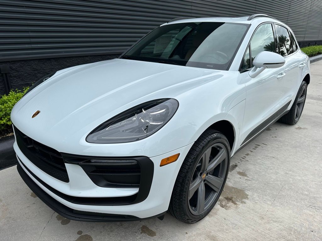 Thumbnail: 2026 Porsche Macan - 7