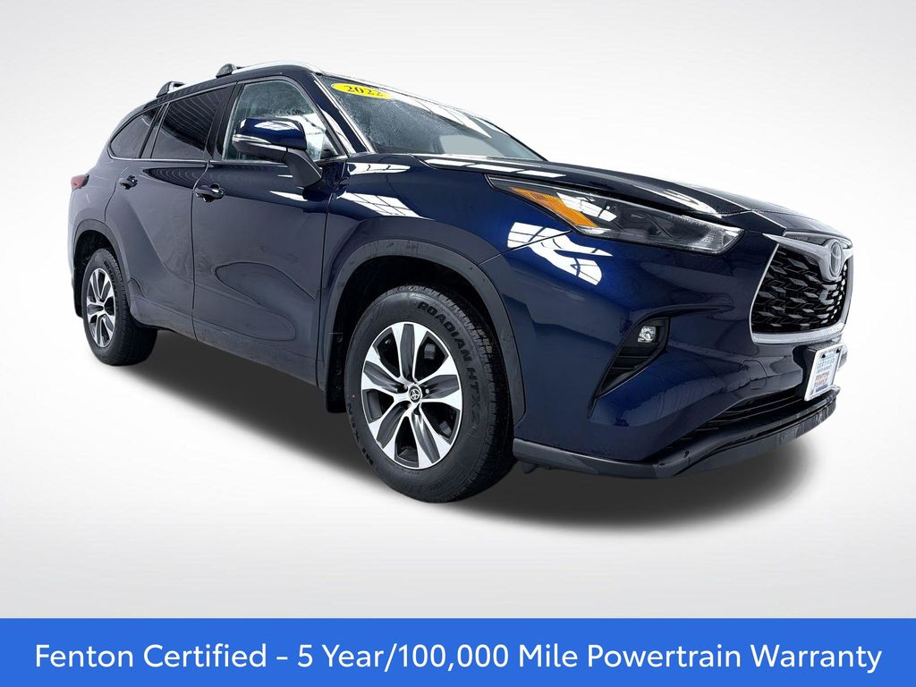 Blue 2022 Toyota Highlander XLE AWD SUV / Crossover All-Wheel Drive 8-Speed Automatic