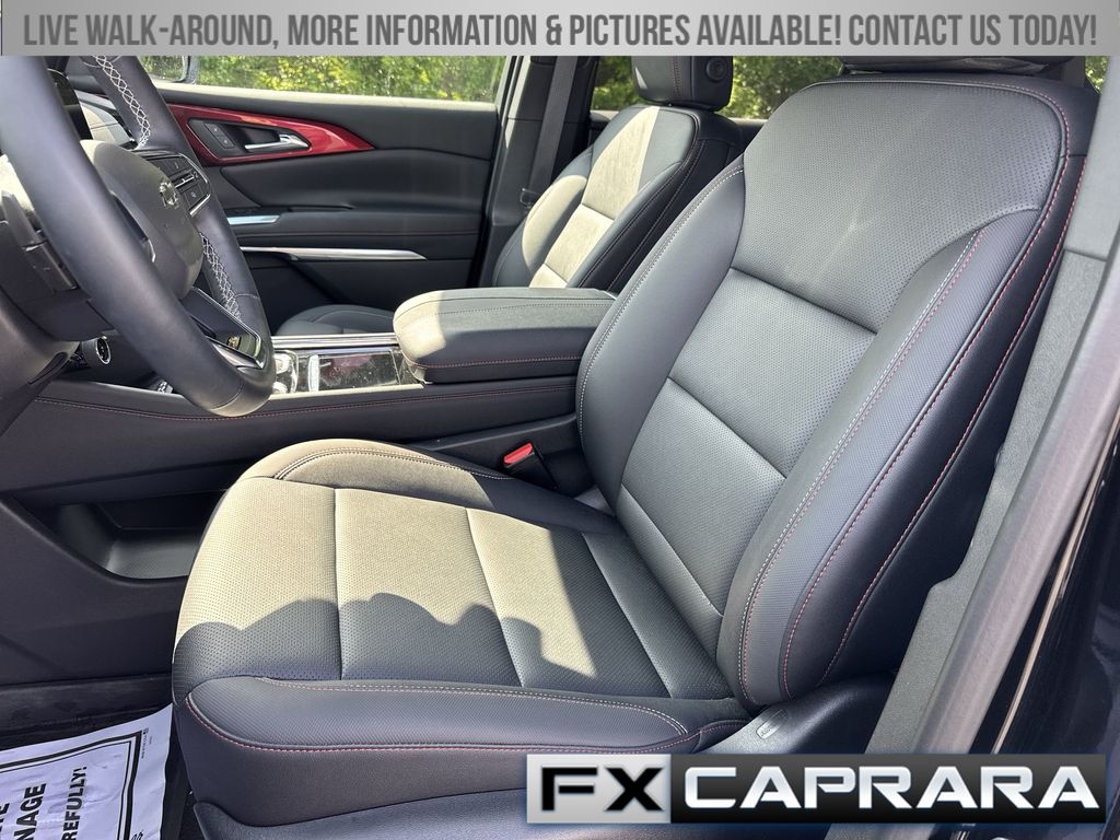 Used 2025 Chevrolet Traverse SUV