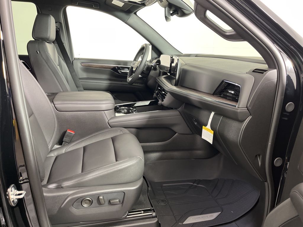 Thumbnail: 2026 Chevrolet Tahoe - 8