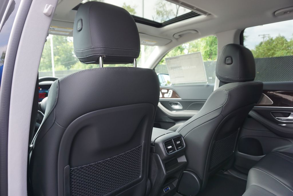 Thumbnail: 2026 Mercedes-Benz GLE - 14