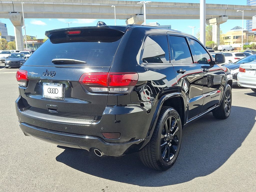 Thumbnail: 2020 Jeep Grand Cherokee - 4