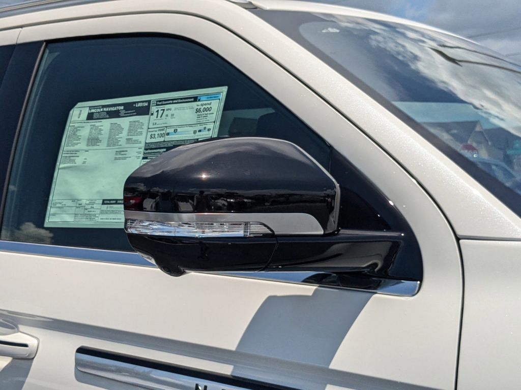 2025 Lincoln Navigator L Reserve