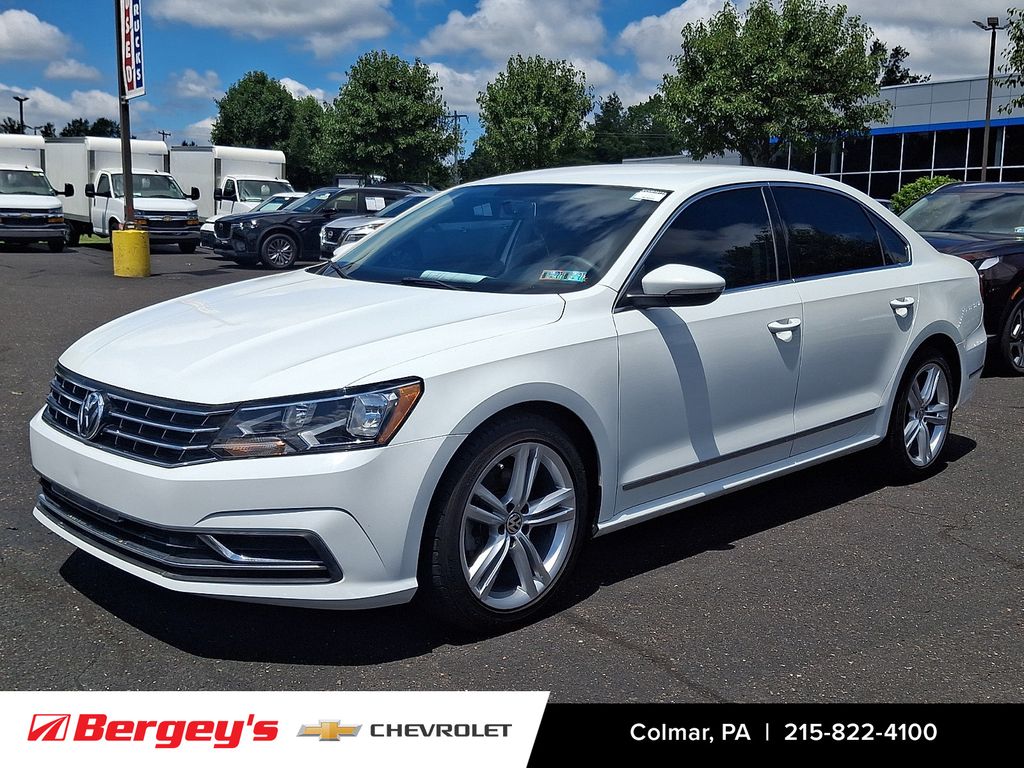 Pure White 2016 Volkswagen Passat Sedan Front-Wheel Drive 6-Speed Automatic