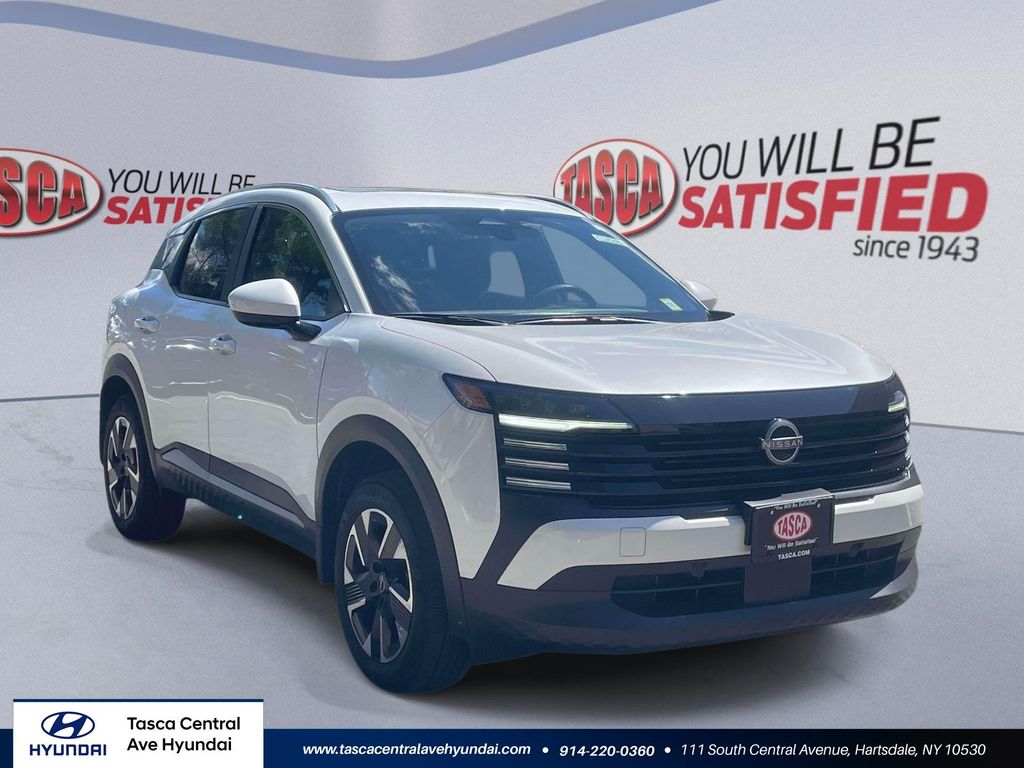 Aspen White Tricoat 2025 Nissan Kicks SV AWD SUV / Crossover All-Wheel Drive Continuously Variable Transmission