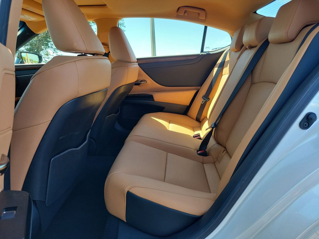 used 2025 Lexus ES car, priced at $42,500