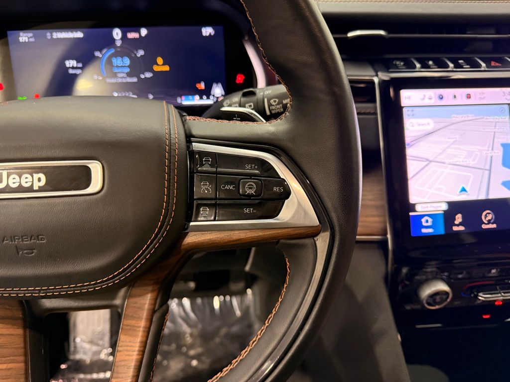Thumbnail: 2022 Jeep Grand Cherokee - 14