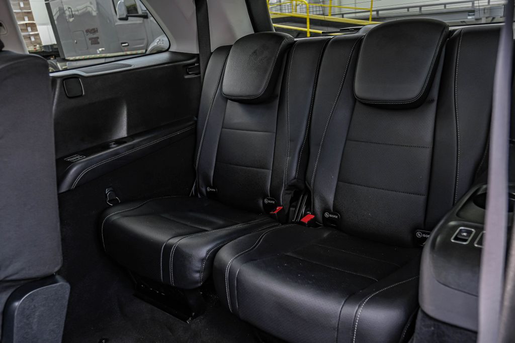 Used 2024 White Mercedes-Benz GLS 450 image 63