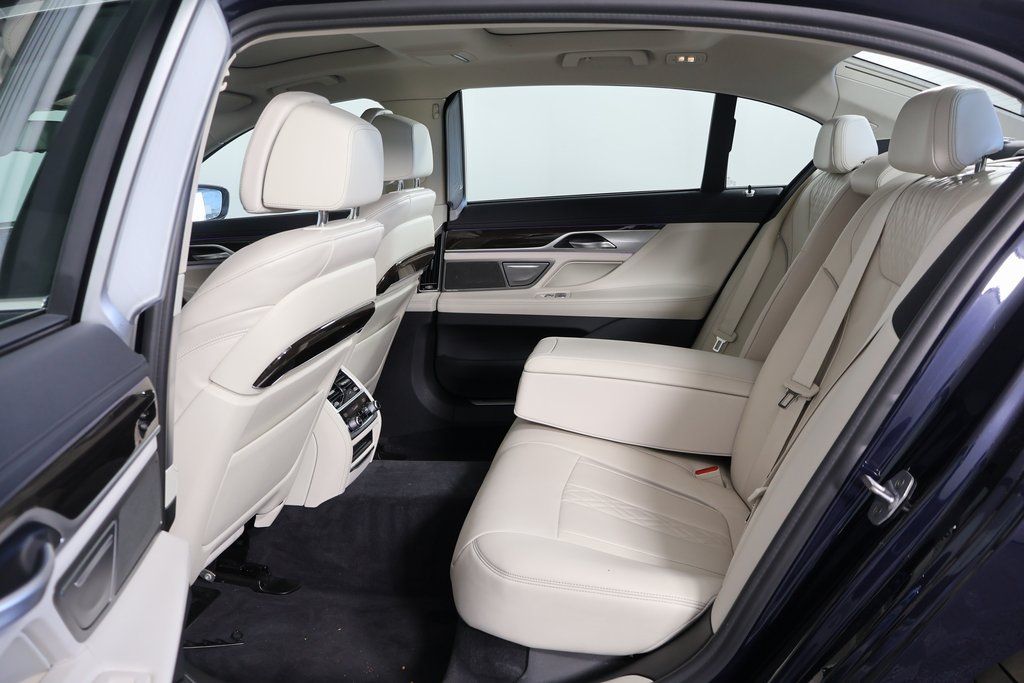 Thumbnail: 2020 BMW 7 Series - 11