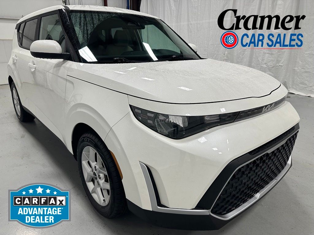 Snow White Pearl 2023 Kia Soul SUV / Crossover Front-Wheel Drive Continuously Variable Transmission