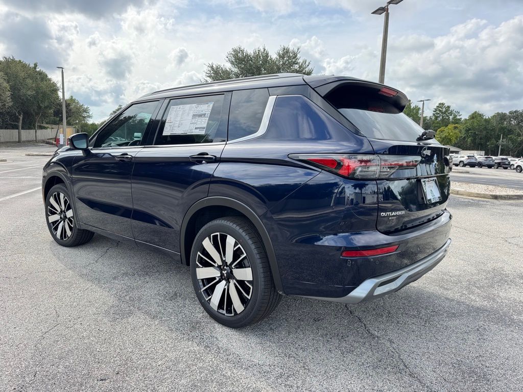 2025 Mitsubishi Outlander SEL photo 4