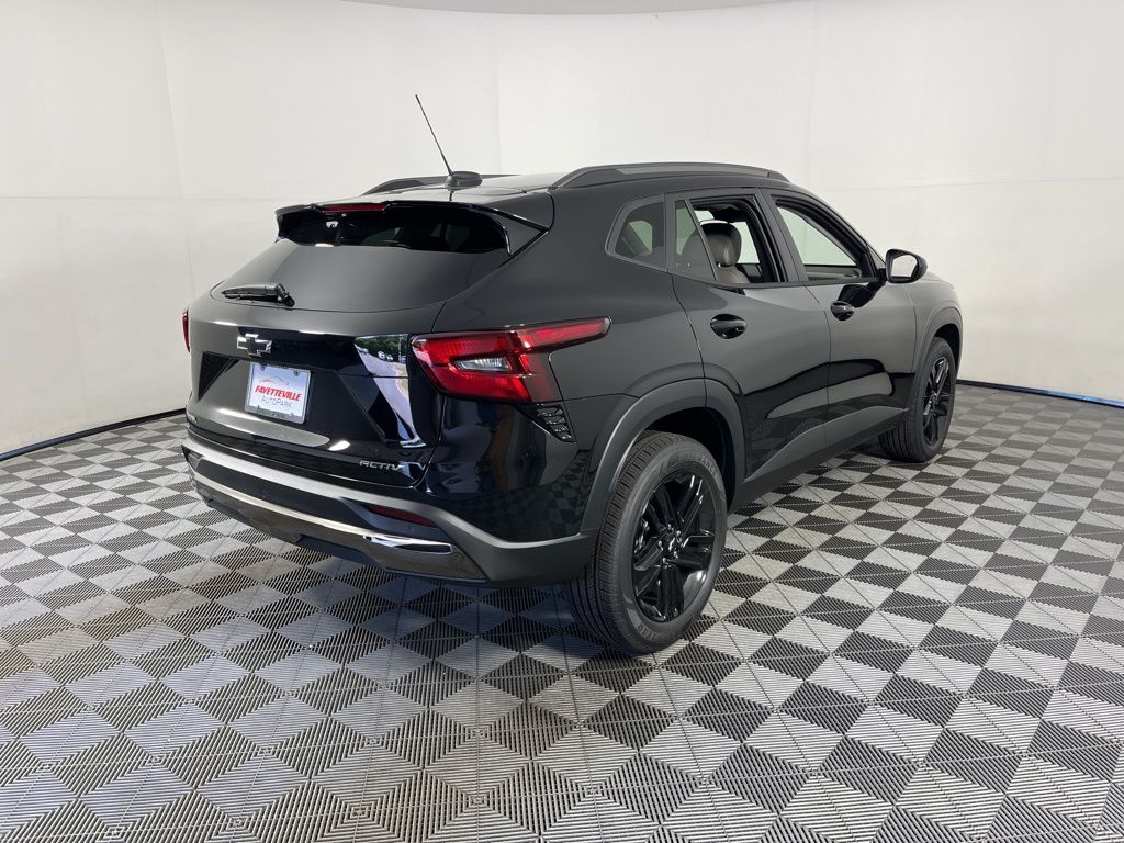 Thumbnail: 2025 Chevrolet Trax - 5