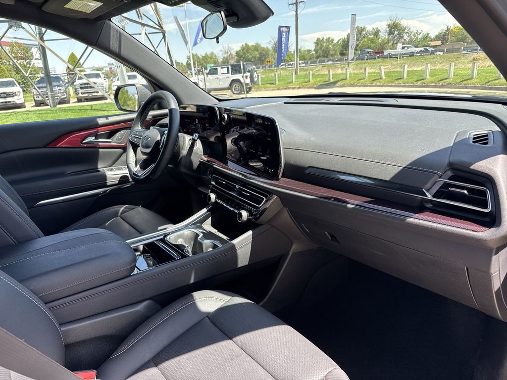 Used 2026 Chevrolet Traverse SUV