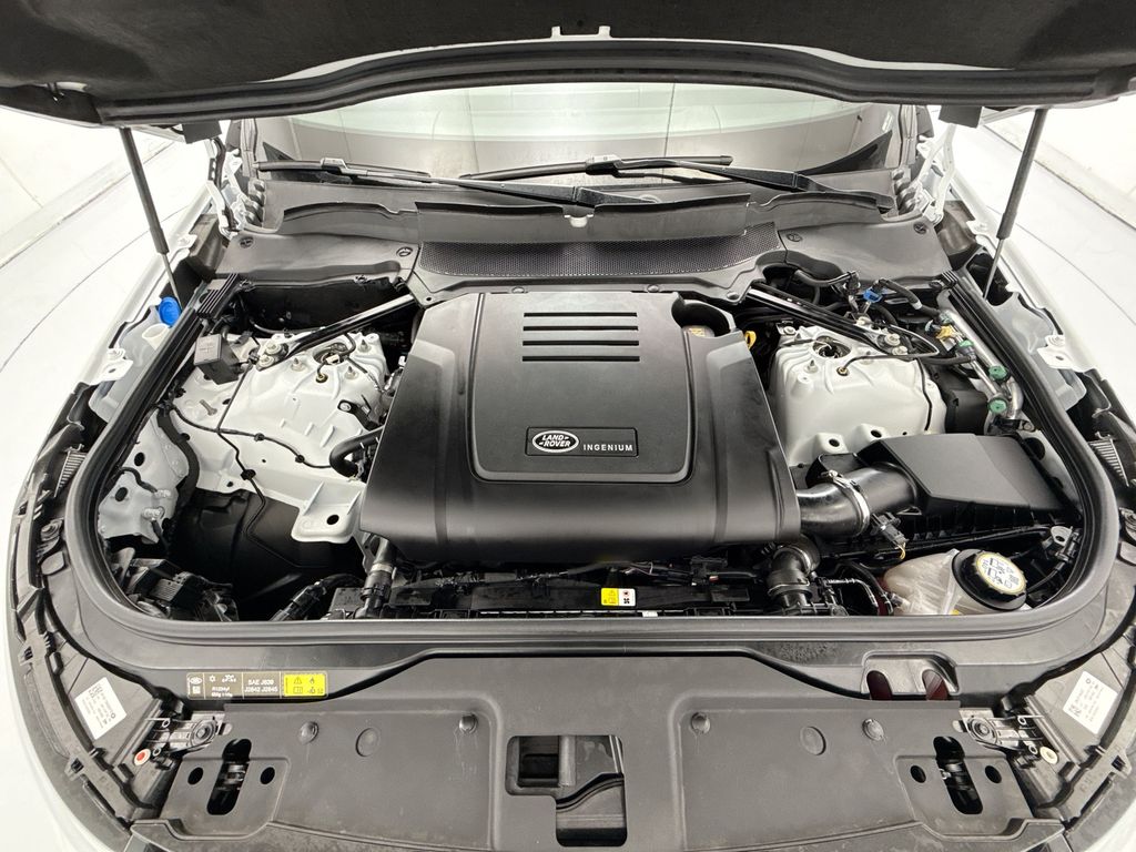 Thumbnail: 2025 Land Rover Discovery - 29