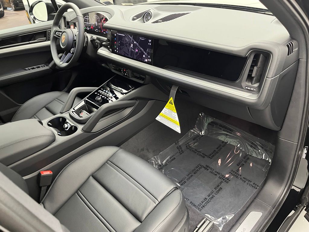 Thumbnail: 2026 Porsche Cayenne - 30