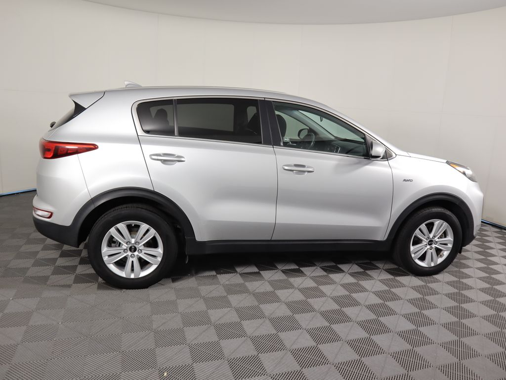 Thumbnail: 2017 Kia Sportage - 4