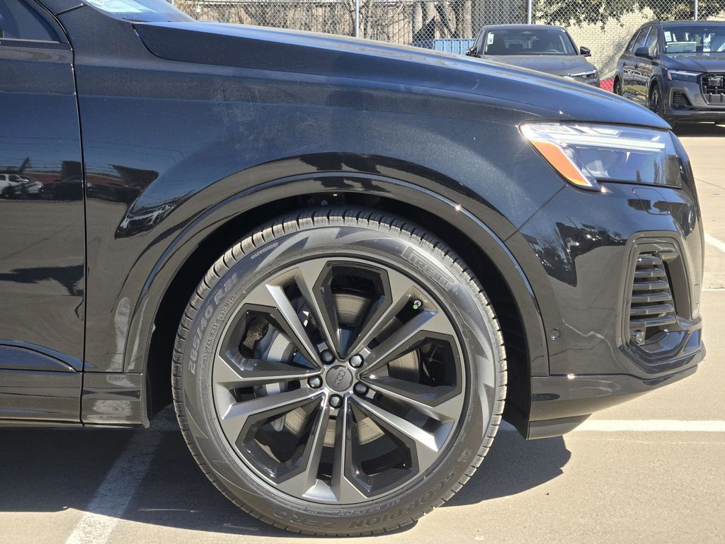 new 2026 Audi Q7 car, priced at $78,295
