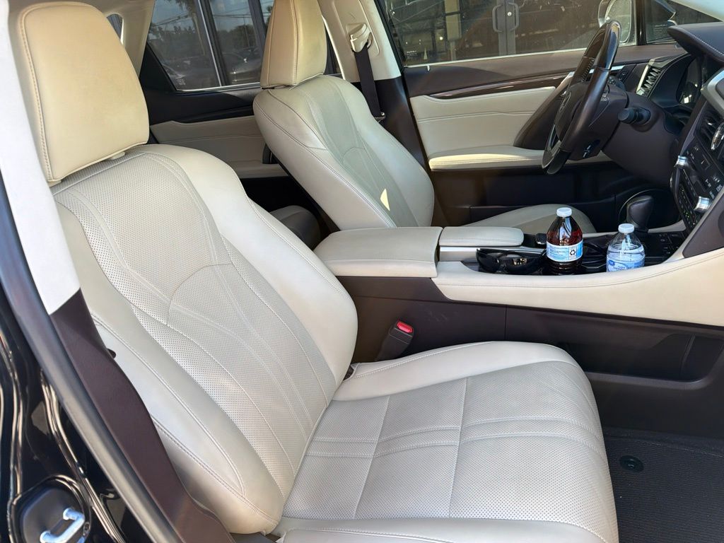 Used 2019  Lexus 350L image 20