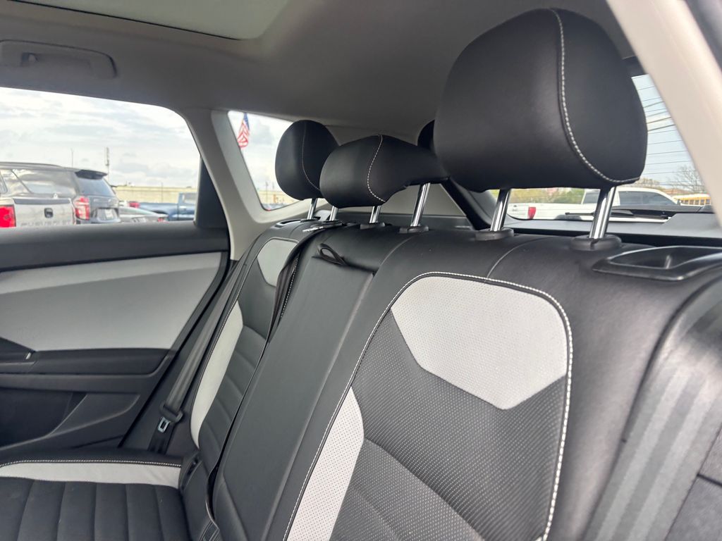 Used Car 2022 Volkswagen Taos  1.5t Sel For Sale Under $20,000 In Austin, Texas