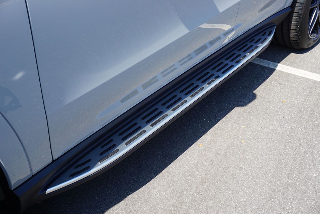 Thumbnail: 2026 Mercedes-Benz GLE - 13