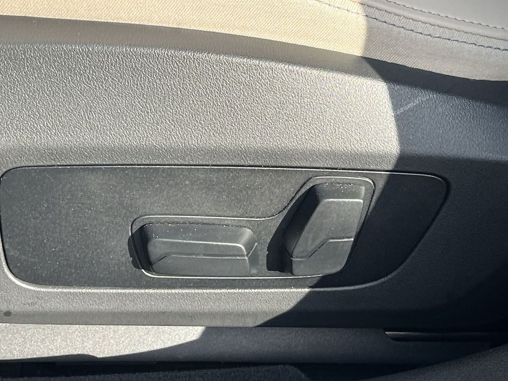 Thumbnail: 2025 BMW 2 Series - 12