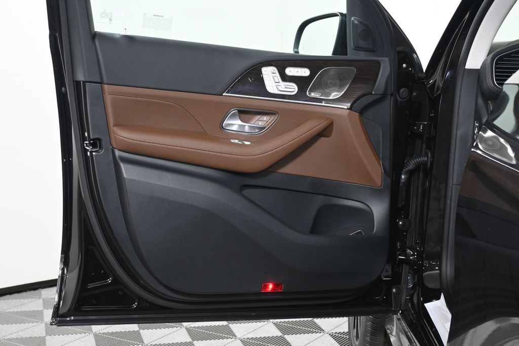 Thumbnail: 2026 Mercedes-Benz GLS - 24