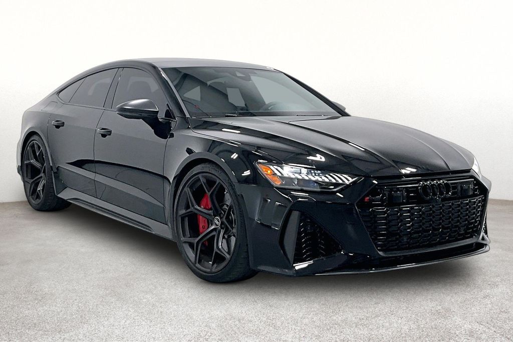 2025 Audi RS 7  Sedán Tracción en las cuatro ruedas 8 velocidades Automática