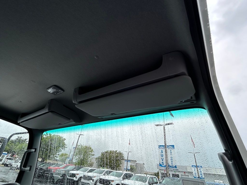 New 2025 Arc White Chevrolet Chassis image 34