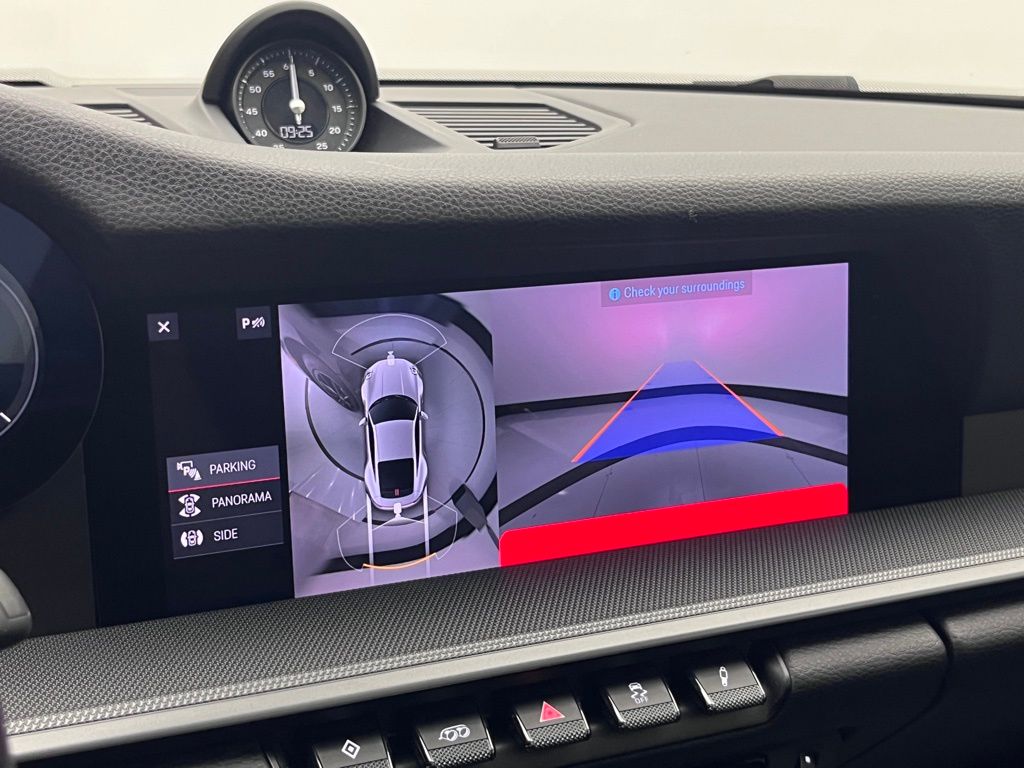2021 Porsche 911 Carrera 21