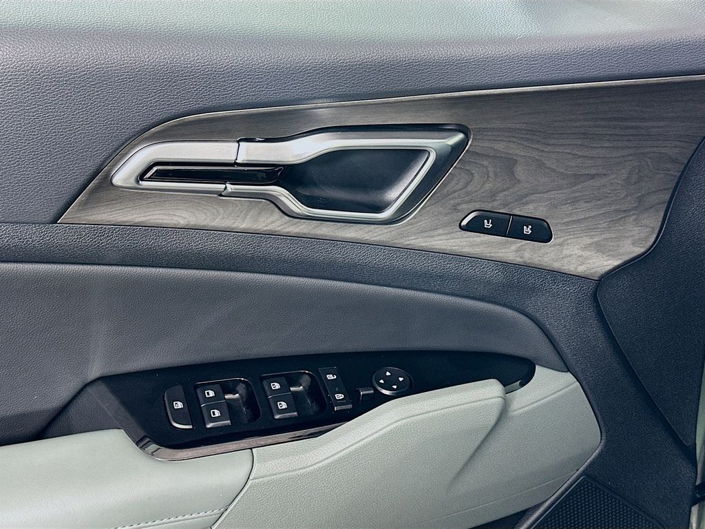 Thumbnail: 2025 Kia Sportage - 18