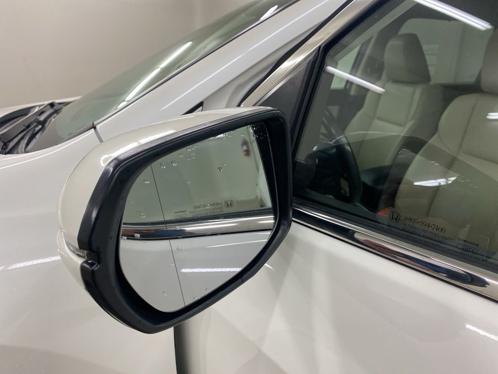 2016 Honda CR-V Touring photo