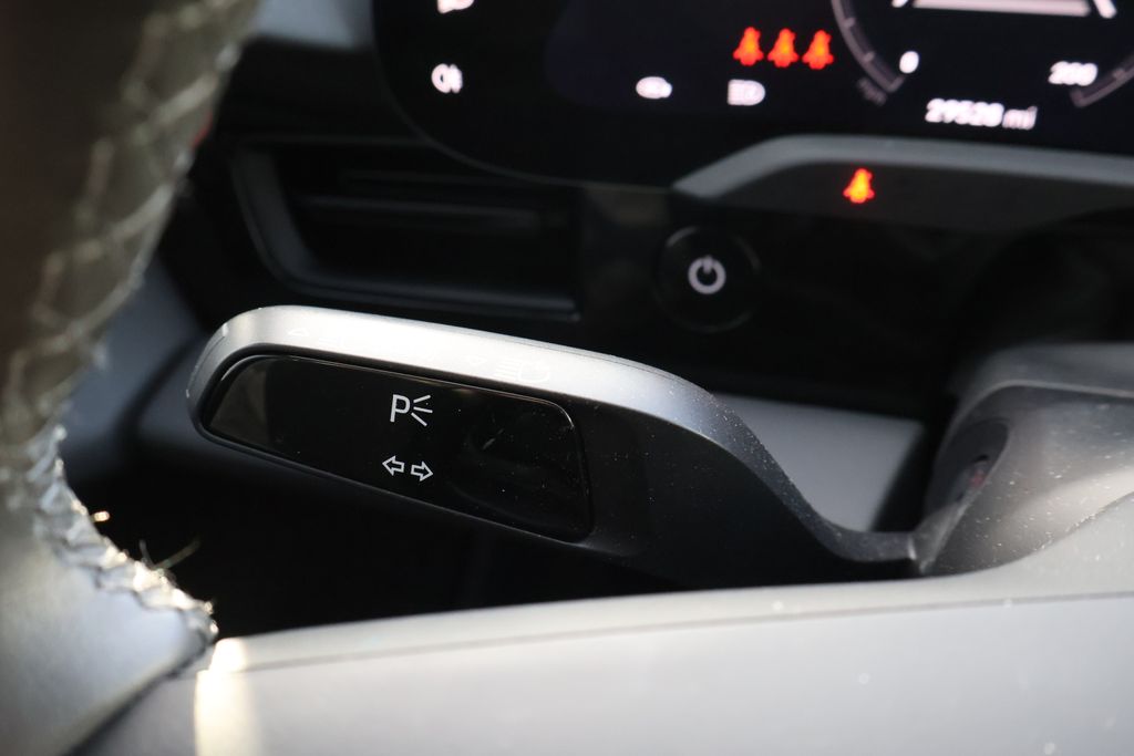 Thumbnail: 2022 Porsche Taycan - 23