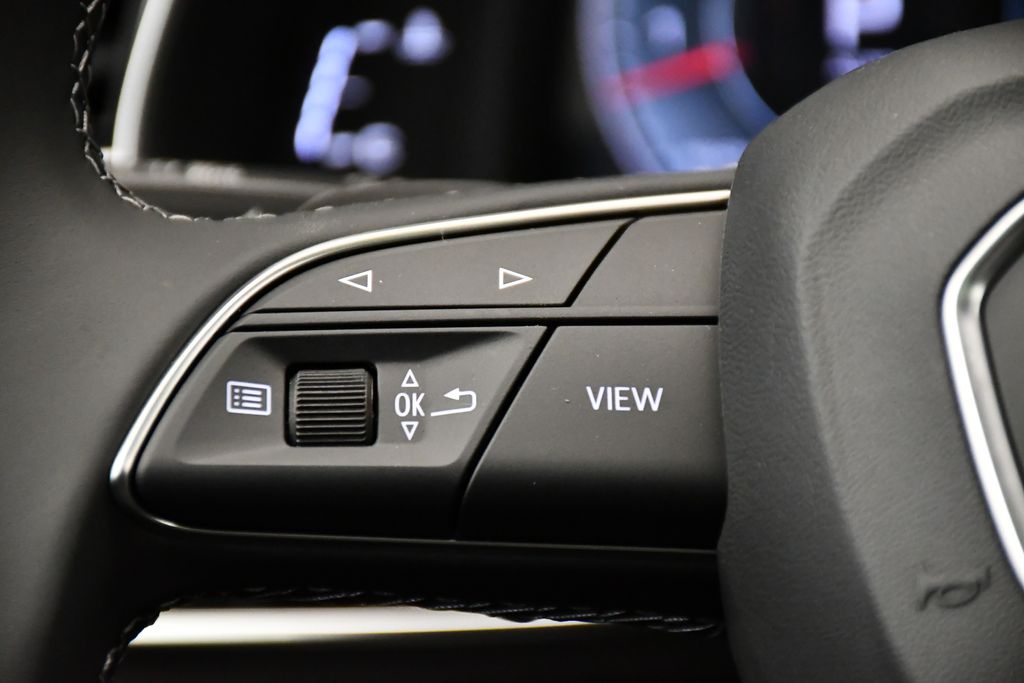 Thumbnail: 2026 Audi Q8 - 24