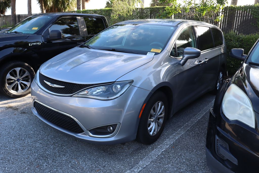 Thumbnail: 2018 Chrysler Pacifica - 1