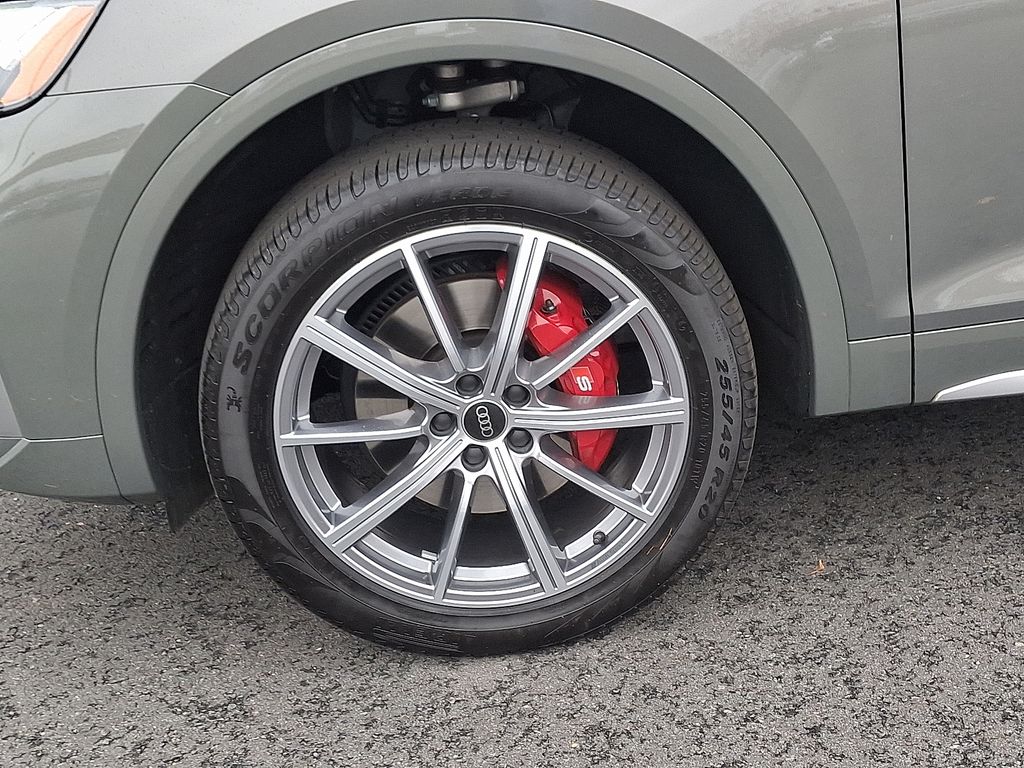 Thumbnail: 2025 Audi SQ5 - 8