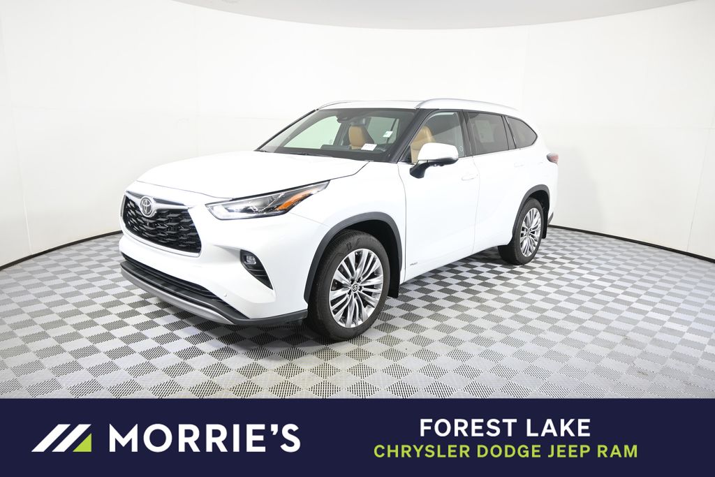2025 Toyota Highlander Hybrid Platinum
