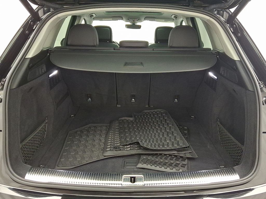 Thumbnail: 2021 Audi Q5 - 30