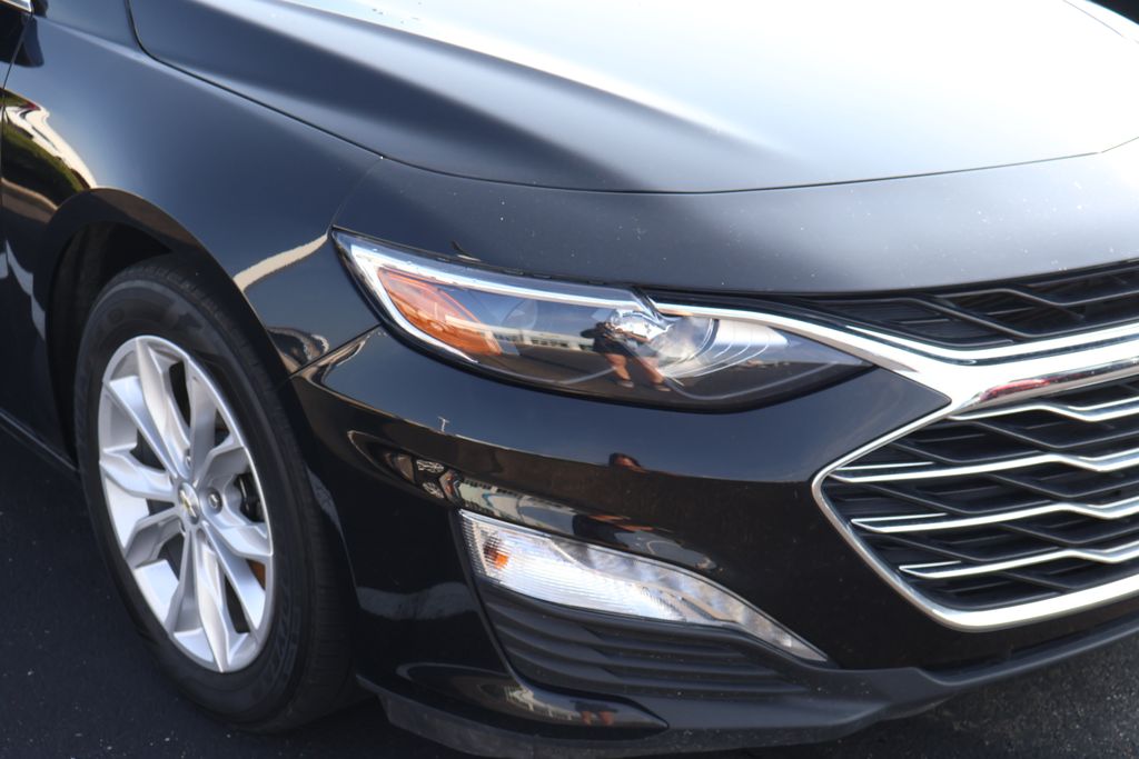 Thumbnail: 2023 Chevrolet Malibu - 4