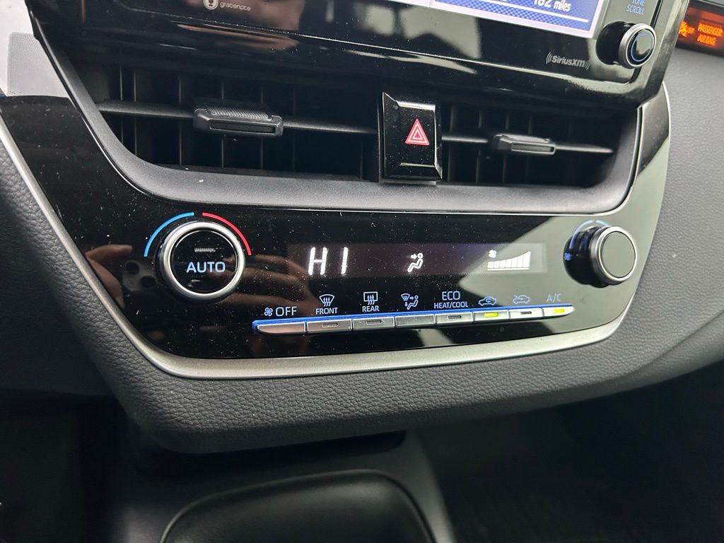 2022 Toyota Corolla LE 25